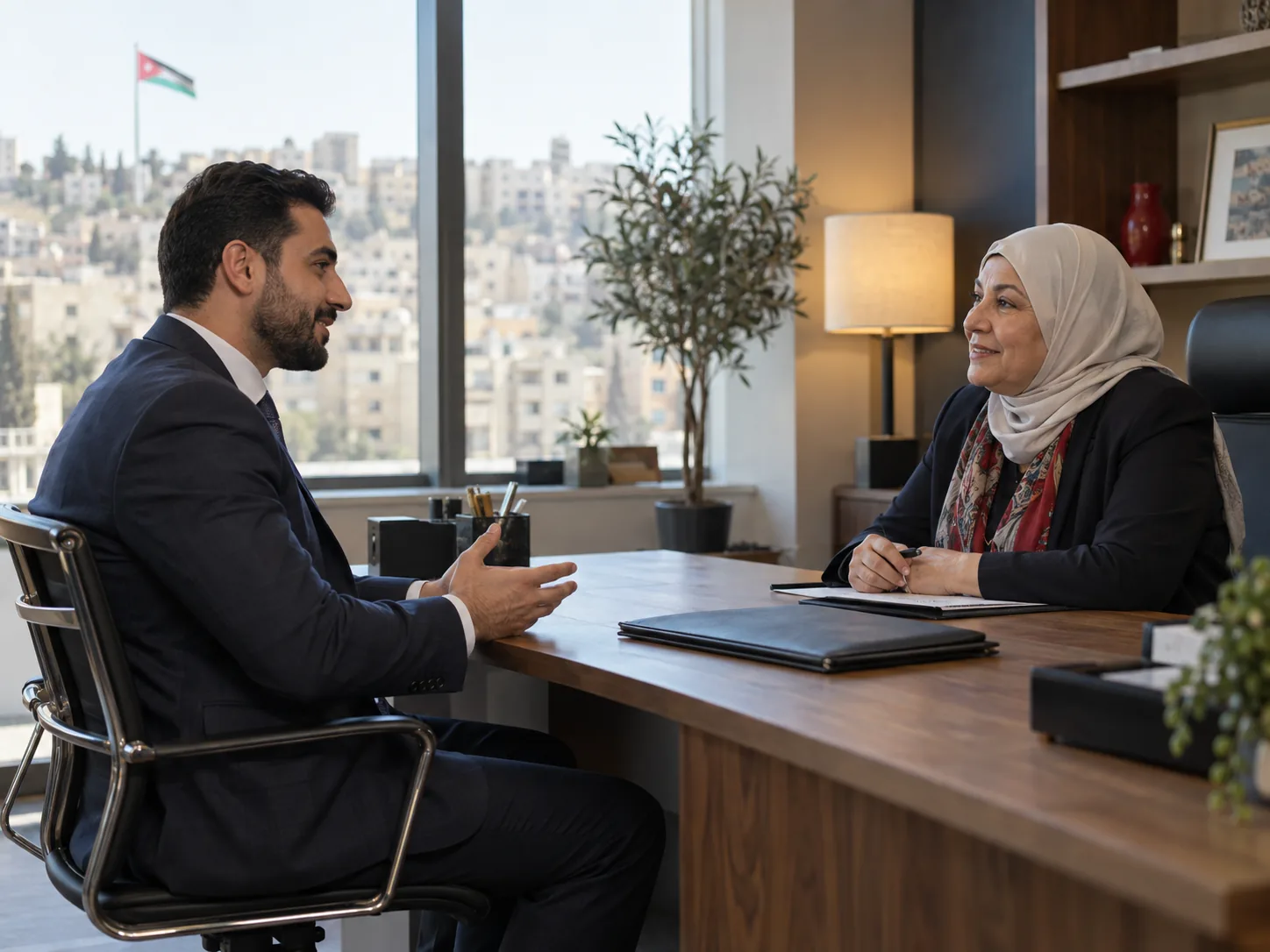 مقابلة مهنية بين مرشح ومسؤولة توظيف